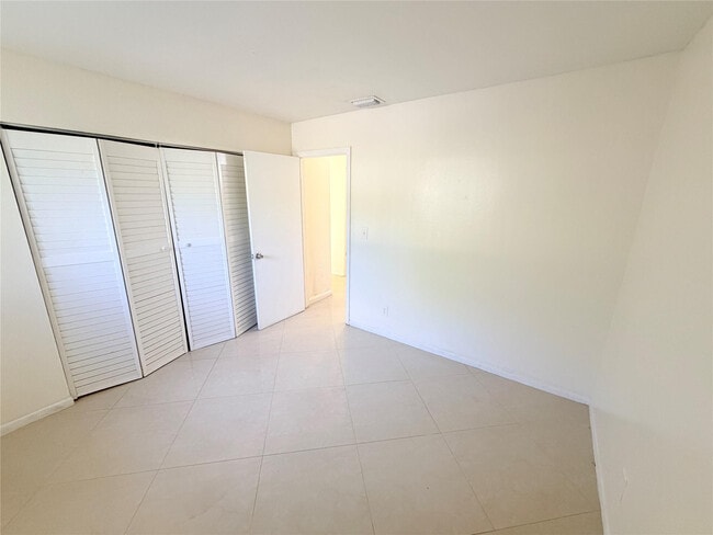 Building Photo - 3445 NW 44th St