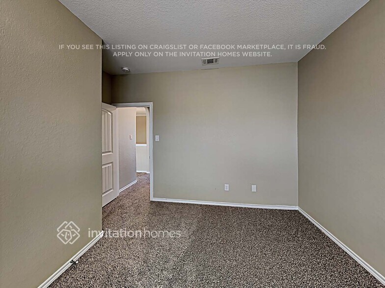 Building Photo - 2222 Whitney Dr