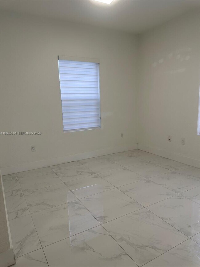 Building Photo - 6410 SW 139th Avenue Rd