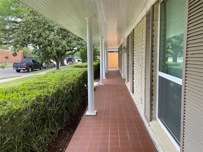 Building Photo - 5330 Wigton Dr