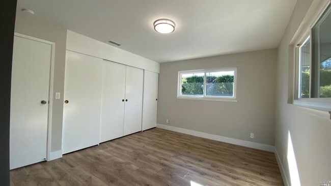 Building Photo - 3005 Blucher Valley Rd