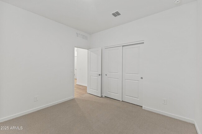 Building Photo - 15849 W Gray Fox Trl