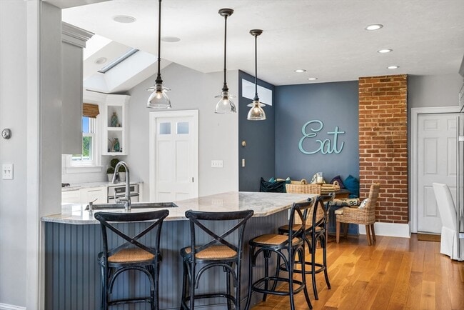 Building Photo - 15 Sheldon Rd