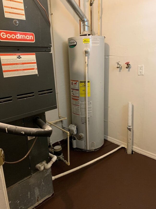 Building Photo - 3 Bedroom Ranch Style Home with Carport & Shed