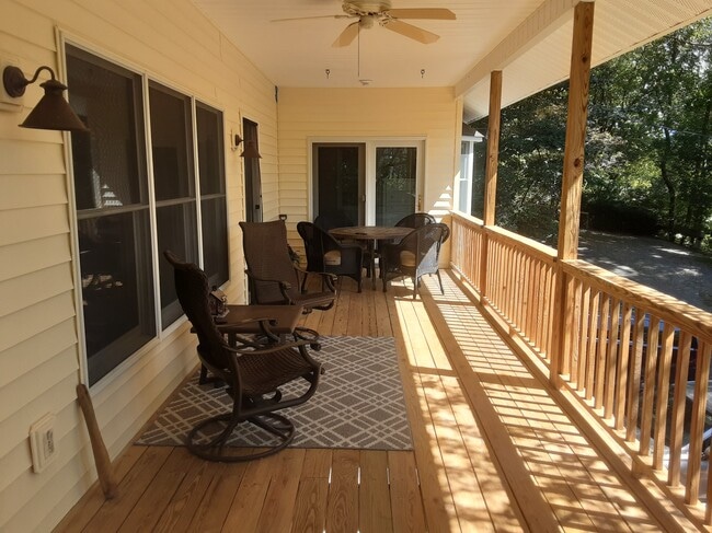 Building Photo - 71 Wilcox Dr