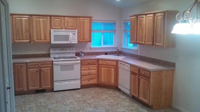 Building Photo - 411 Federation Rd