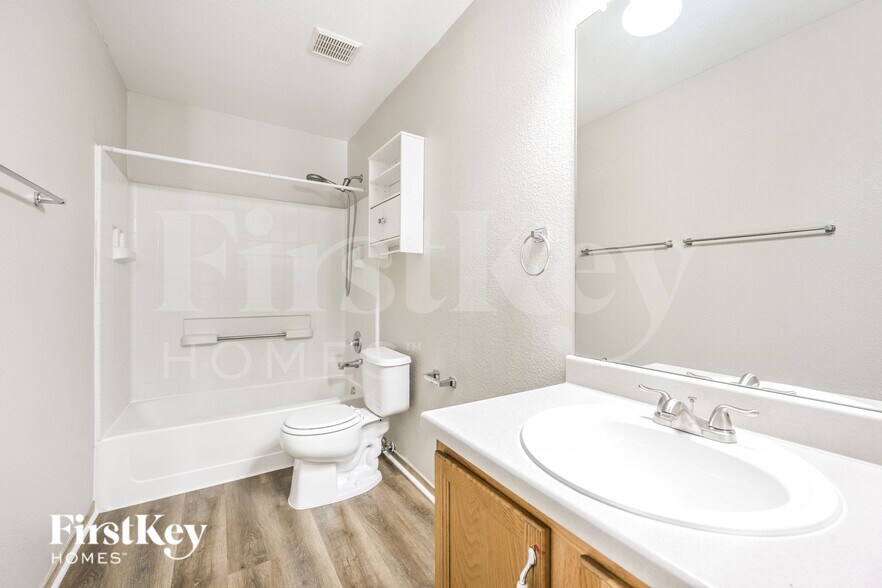Building Photo - 4646 S Tabor Way