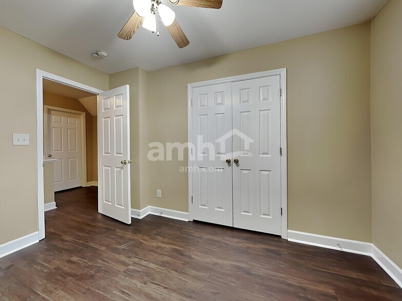 Building Photo - 7904 Willow Croft Dr
