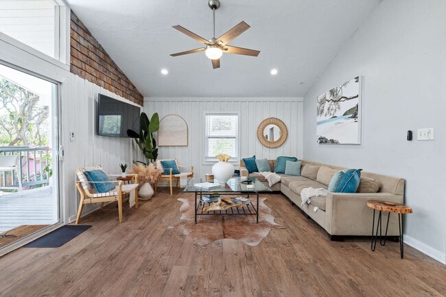 Building Photo - 120 Sherwood Ave