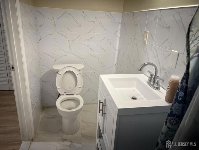 Building Photo - 30 Cypress St