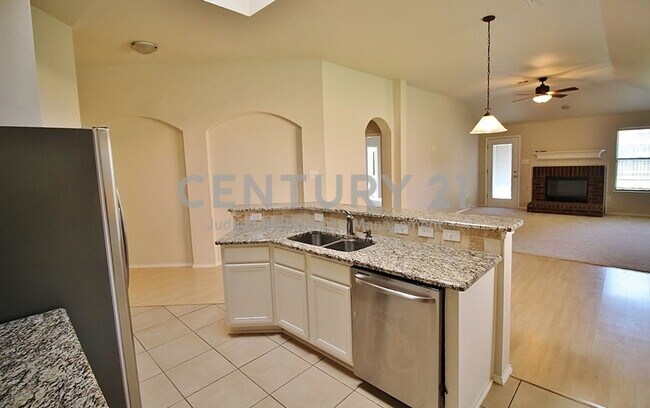 Building Photo - Adorable 3/2/2 in Mansfield ISD For Rent!