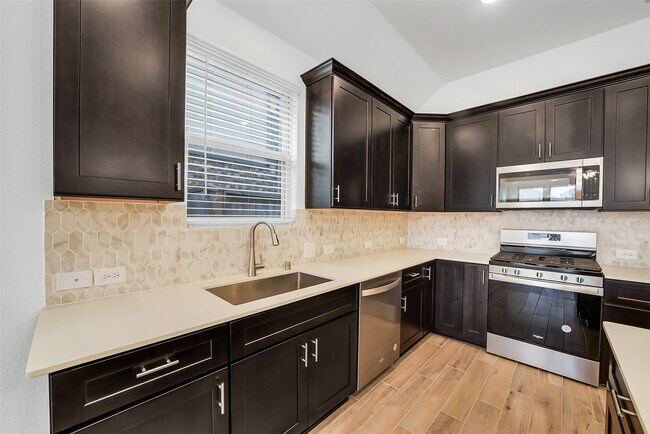 Building Photo - 1309 Tan Gable Ln