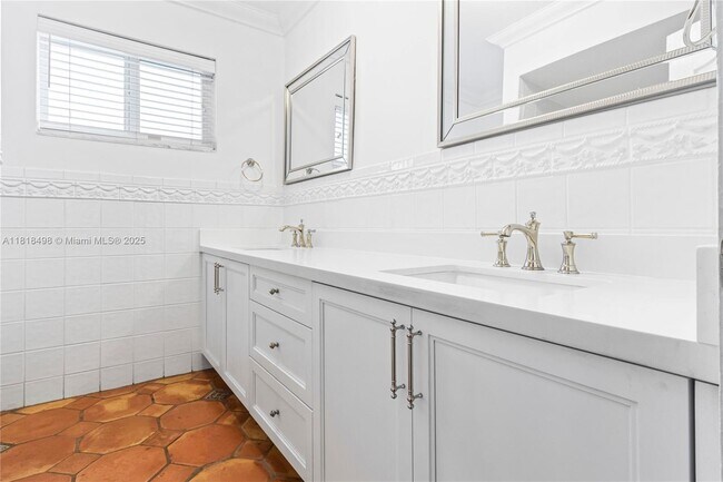 Building Photo - 9780 SW 118th St