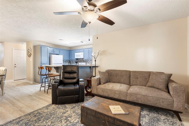 Building Photo - 207 Foster St