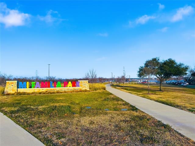 Building Photo - 1938 Castaway Dr