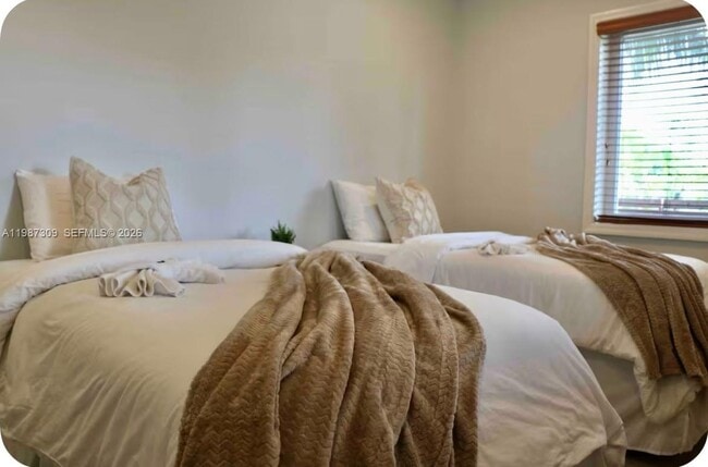 Building Photo - 601 NW 116th St