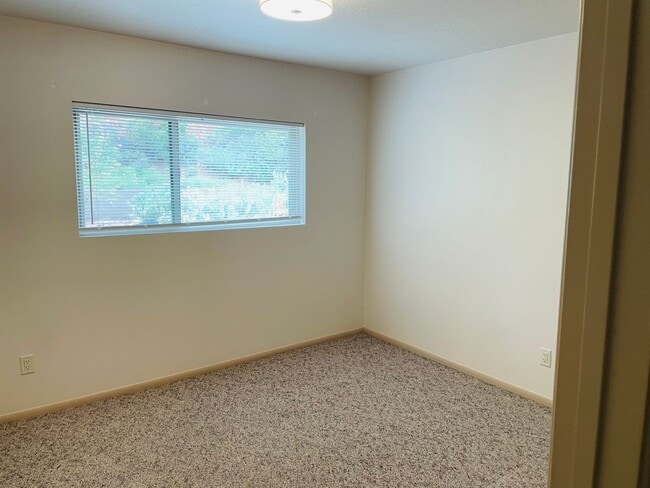 Building Photo - 230 Arroyo Sienna Dr