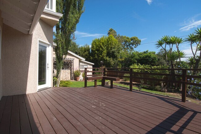Building Photo - 2412 Via Marina