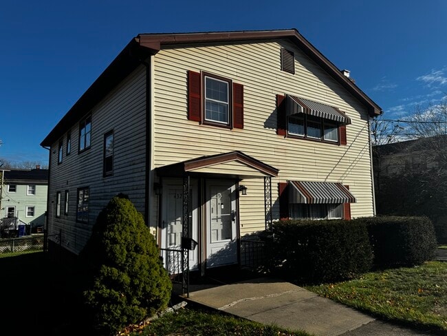 Building Photo - 430 Wiklund Ave