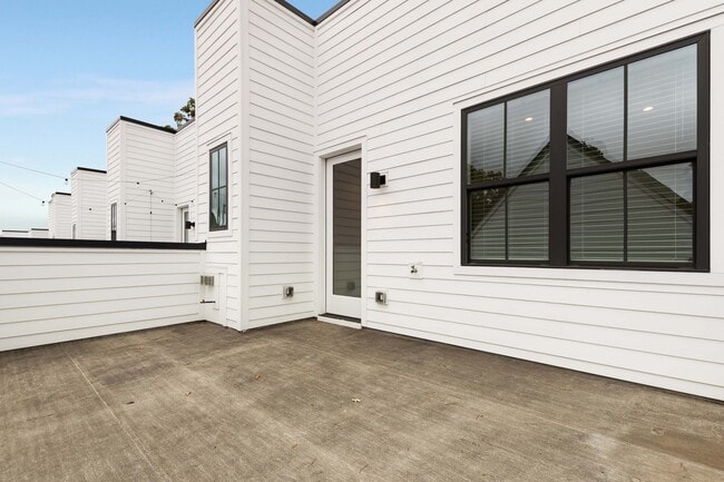 Building Photo - 1815 Gotham Ln NE