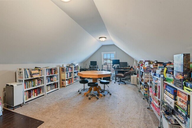 Building Photo - 905 Overture Dr