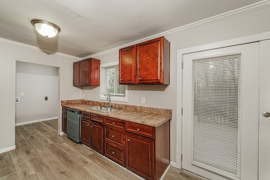 Building Photo - 468 Tupelo Way