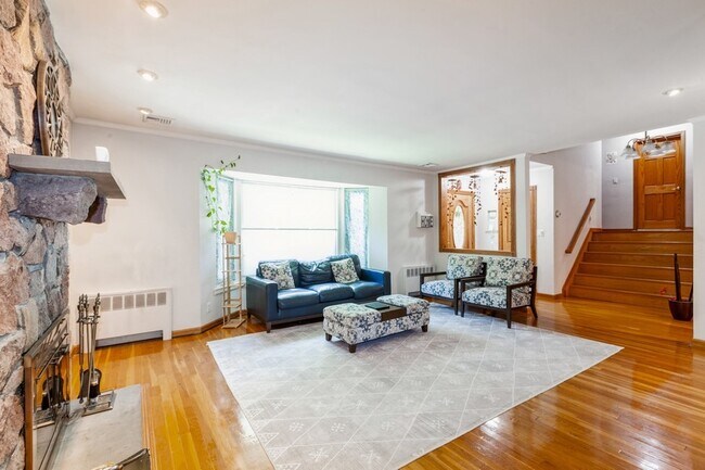 Building Photo - 50 Edgewood Dr