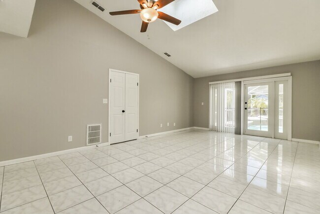 Building Photo - 8807 Wellesly Ct