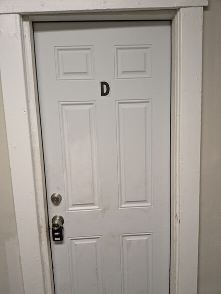 Building Photo - 403 Maple Ave