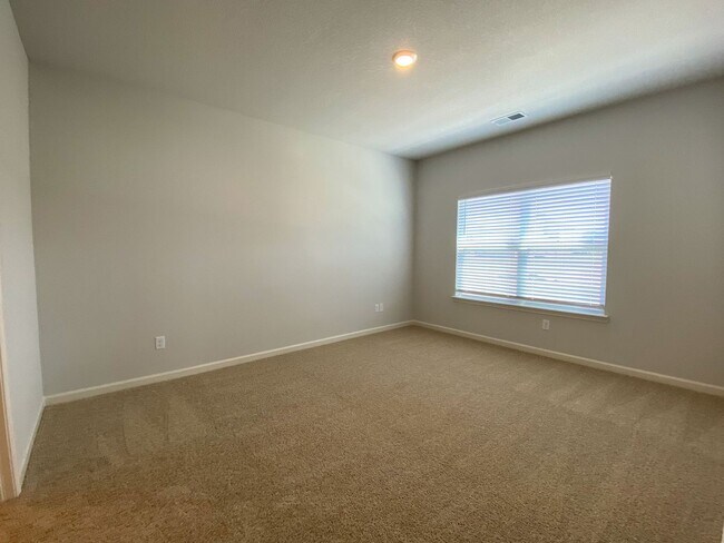 Building Photo - 4 bed 2 bath home built in 2023 in Somerville