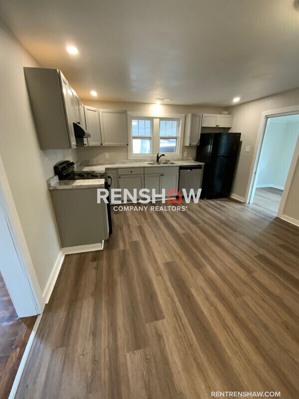 Building Photo - 206 S Trenton St