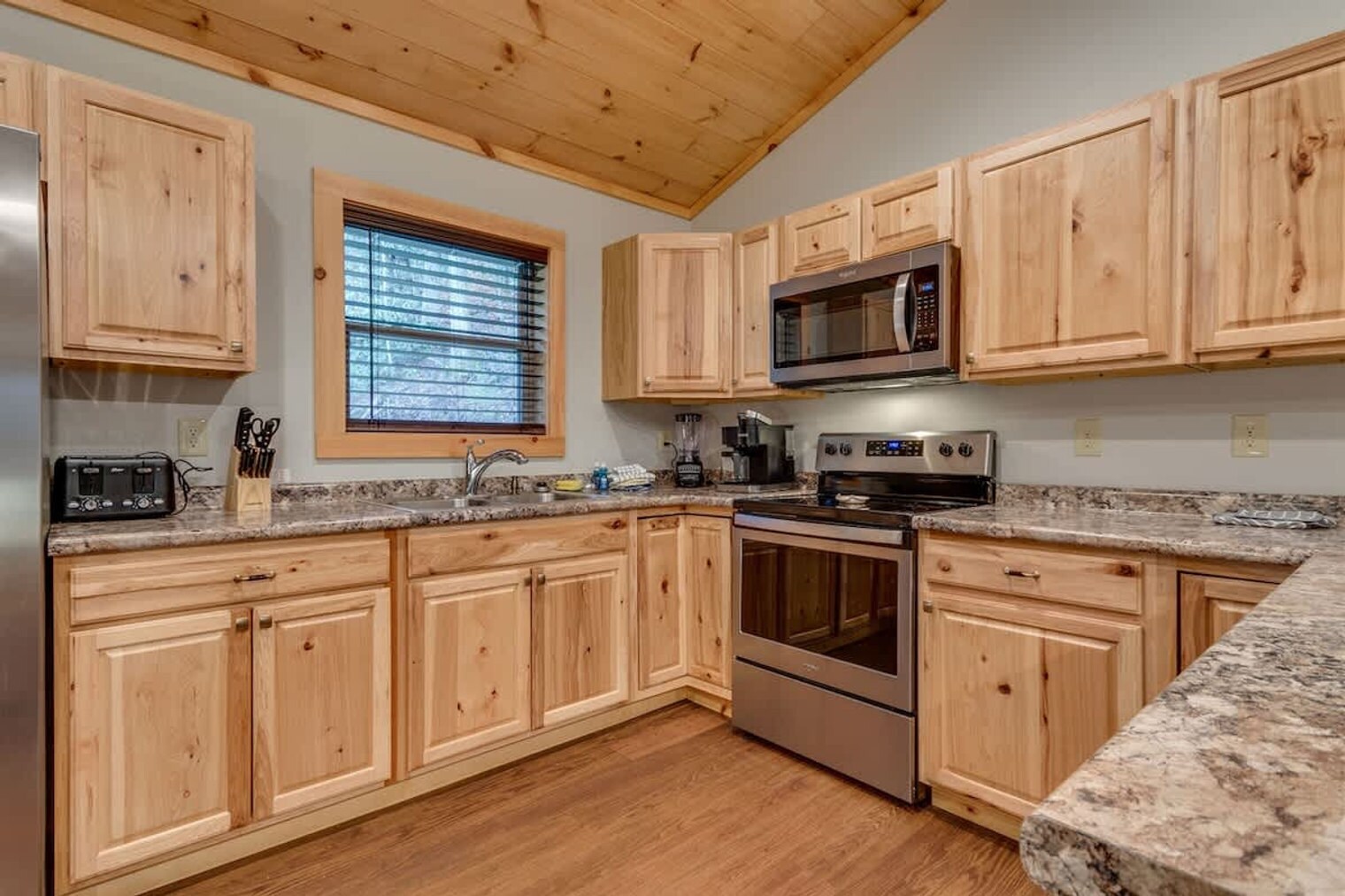 Building Photo - 5151 Riversong Way