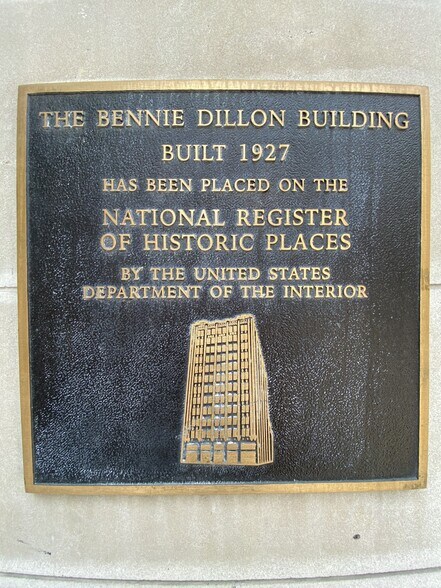 Building Photo - 700 Church St