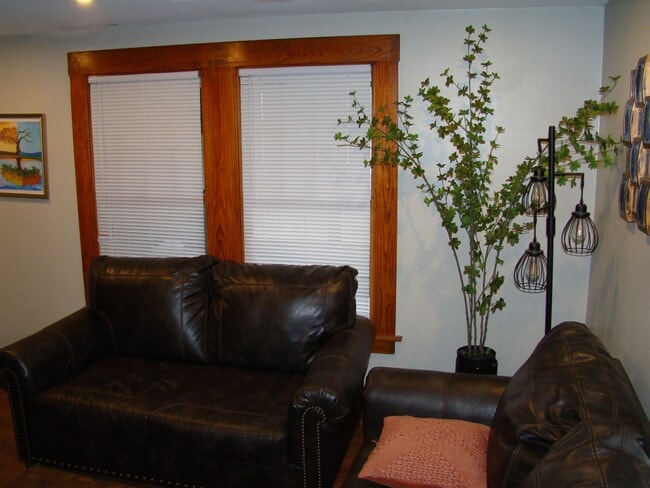 Building Photo - 13 Back River Rd