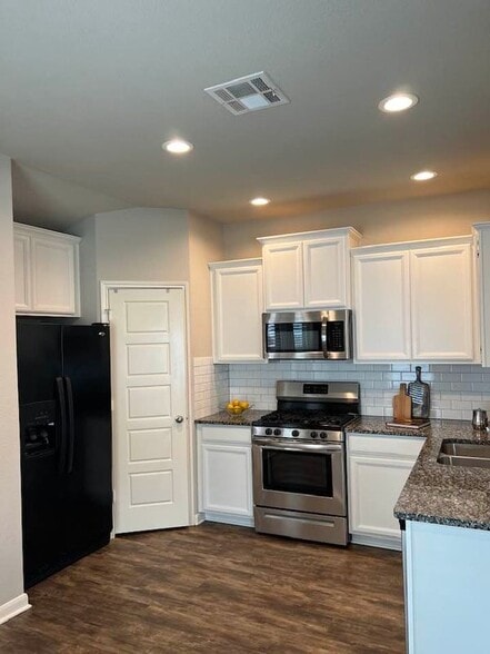 Building Photo - 448 Mallow Dr