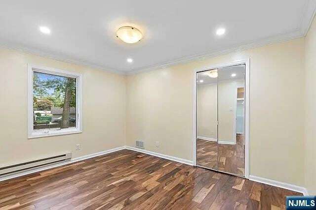 Building Photo - 24 Irving Ave