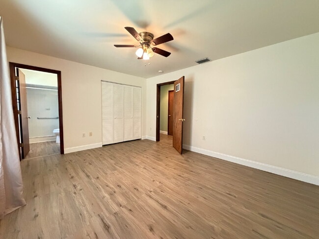 Building Photo - Large 2 Bedroom PSJ