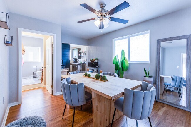 Building Photo - 1022 E Warrington Ave