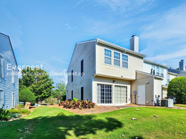 Building Photo - 2521 Heyoak Ct