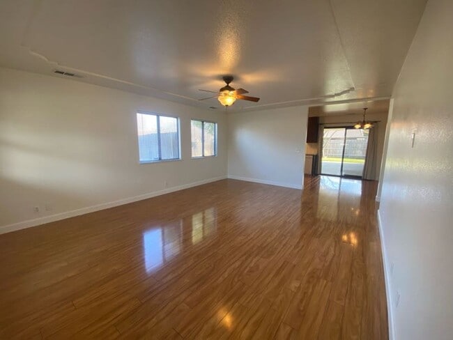 Building Photo - 1947 Henshaw Ave