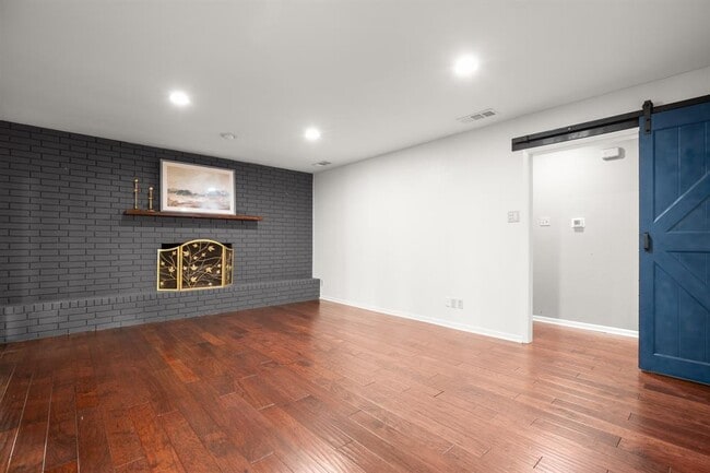 Building Photo - 611 Virginia Dr