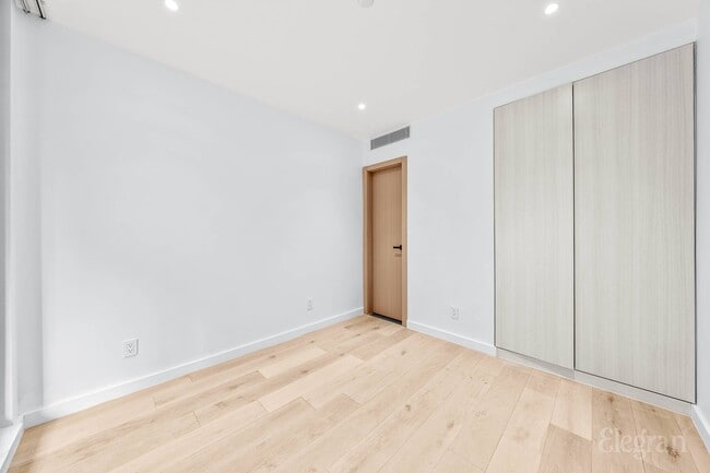 Building Photo - 42-51-62 Hunter St