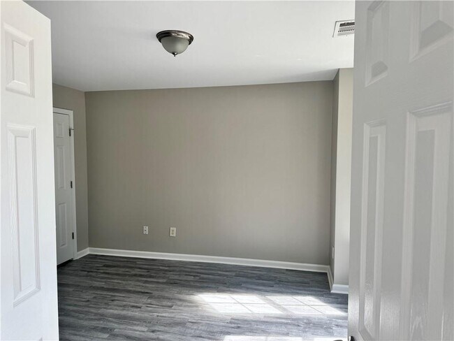 Building Photo - 3140 Ridge Hill Pkwy