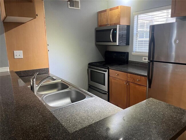 Building Photo - 2500 Winding Creek Blvd