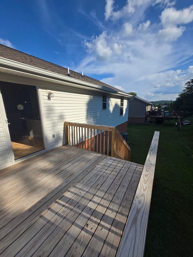 Building Photo - Charming 3 Bedroom Home in Historic Jonesb...