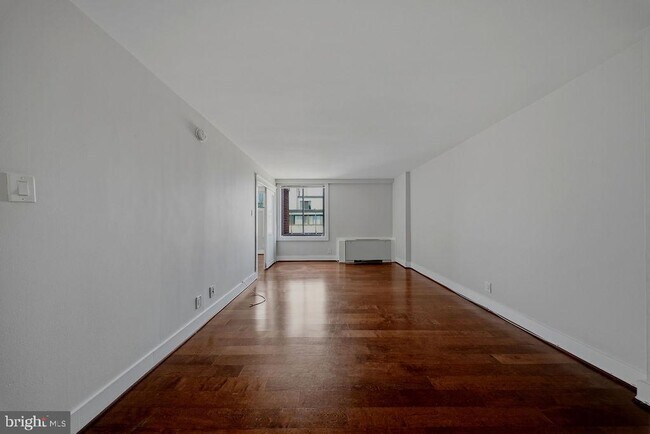 Building Photo - 1420 N St NW
