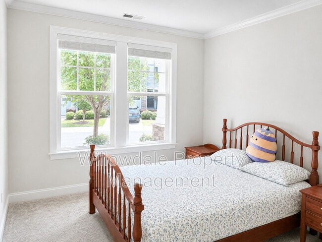 Building Photo - 208 Daisy Grove Ln