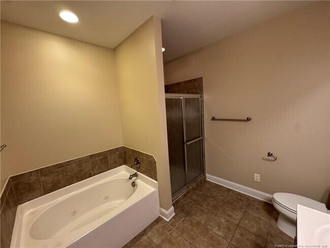 Building Photo - 210 Fountainhead Ln