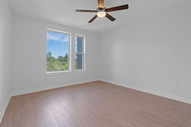 Building Photo - 1900 Barton Springs Rd