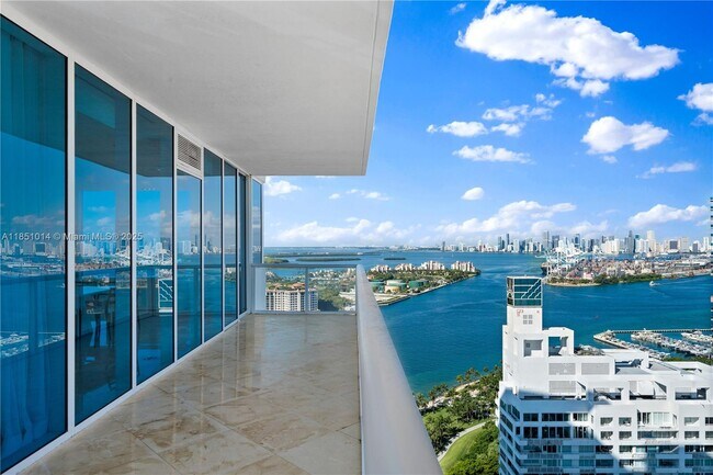 Building Photo - 100 South Pointe Dr